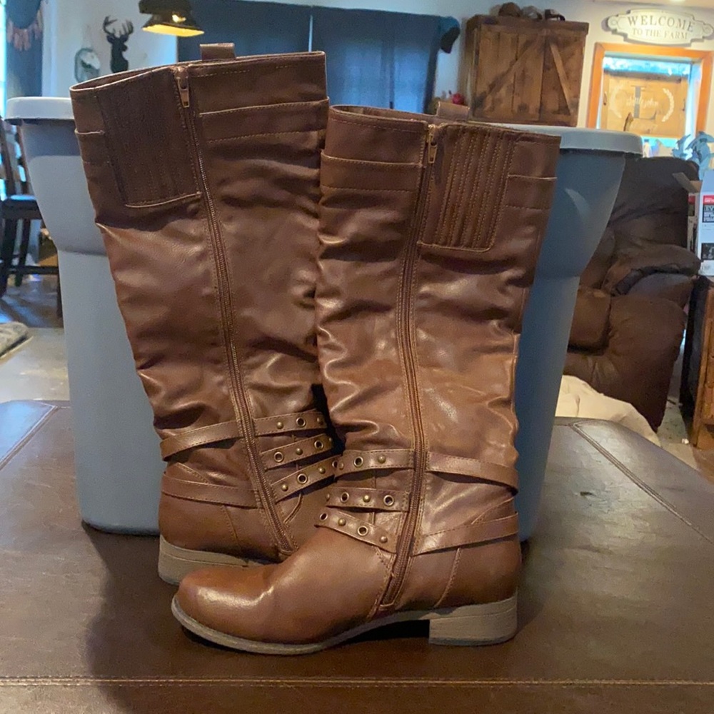 XOXO Size 8 Boots